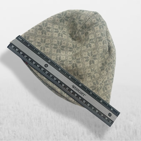 The North Face Light Gray Snowflake Knit Beanie - Picture 11 of 13